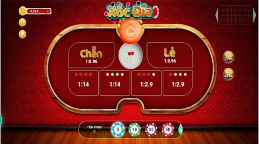 Truy cập ứng dụng Hitclub CH Play hoặc App Store trên thiết bị